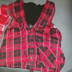 Quarter sleeve button down with hood